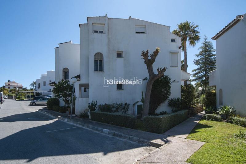 Foto 0ce11e66-caf1-4059-b9c8-202ed5700911. Casa pareada en carretera de cádiz km 159 el padrón: tu paraíso familiar en Estepona