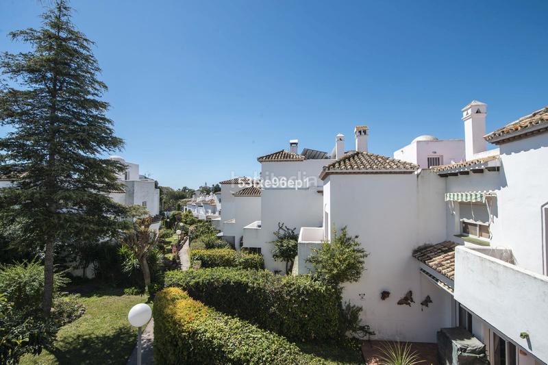 Foto 1822895a-a6c1-4283-9d08-8872034d6ea8. Casa pareada en carretera de cádiz km 159 el padrón: tu paraíso familiar en Estepona