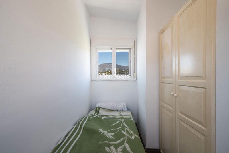 Foto 28eed761-1335-480d-b6d5-ee89f8689813. Casa pareada en carretera de cádiz km 159 el padrón: tu paraíso familiar en Estepona