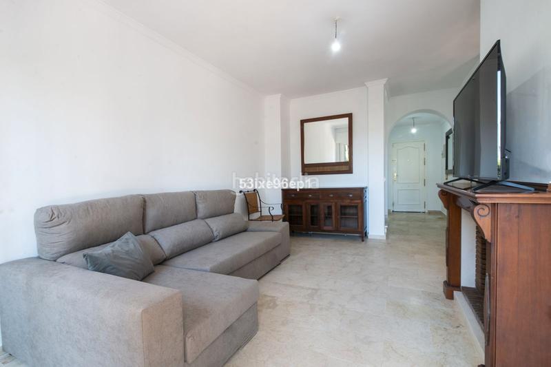 Foto 626d1614-e069-4828-8890-abf0f63ae38b. Casa pareada en carretera de cádiz km 159 el padrón: tu paraíso familiar en Estepona