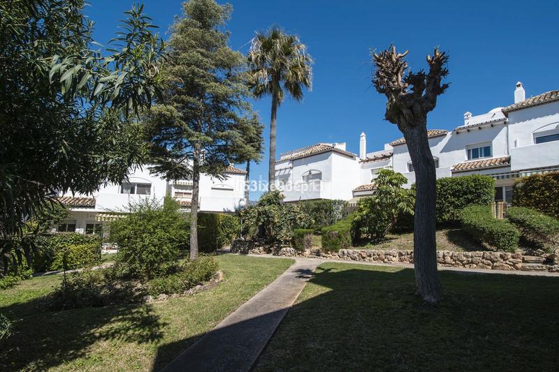 Foto 723900c3-6db7-42ae-95f8-2a8a0e3bc2c3. Casa pareada en carretera de cádiz km 159 el padrón: tu paraíso familiar en Estepona