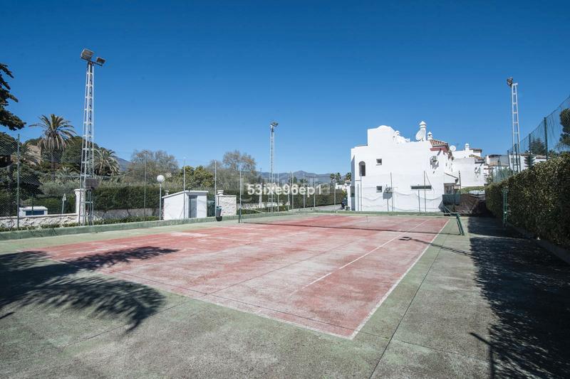 Foto a13a6139-2263-453b-a303-701295d1bb3f. Casa pareada en carretera de cádiz km 159 el padrón: tu paraíso familiar en Estepona