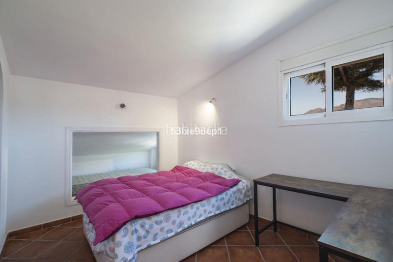 Foto c0f4820d-aa47-44da-8e05-e54aa72f2ea0. Casa pareada en carretera de cádiz km 159 el padrón: tu paraíso familiar en Estepona
