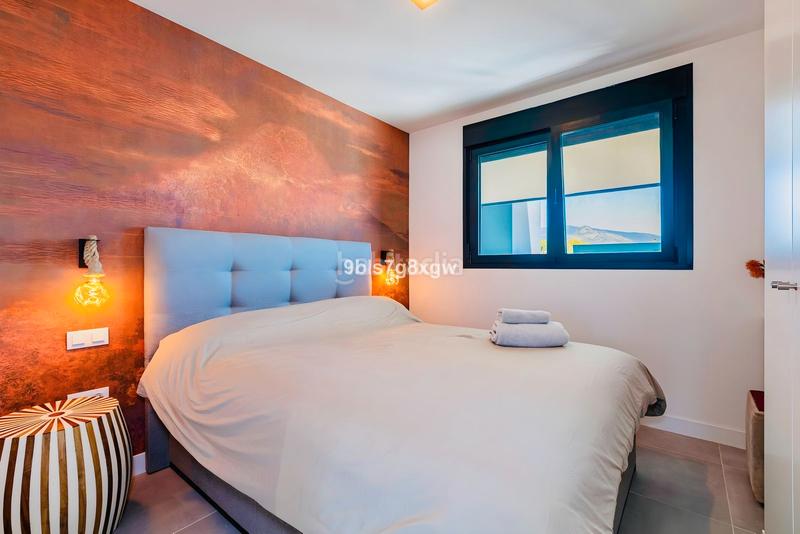 Foto d35c0040-6885-4ef5-822f-8adc13b439fb. Piso en calle Parque Central 5 lujo moderno en la nueva milla de oro en Estepona