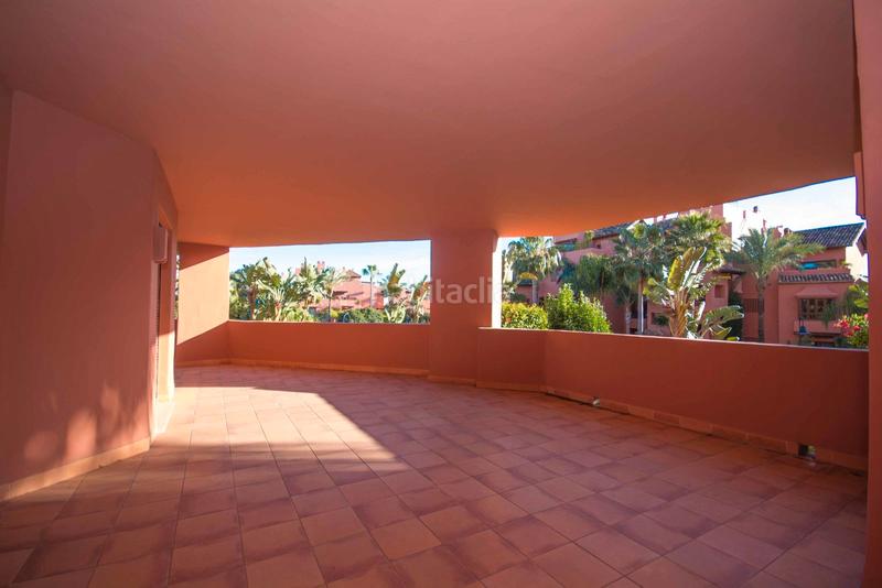 Foto 6dd0a1ee-4d4d-4419-8cbe-6cc8fe1bd836. Appartement dans avenida parque selwo s/n dans La Concha - Resina Golf Estepona
