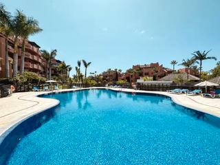 Zweistöckige Wohnung in Calle benalauria 11. Estepona: vistas infinitas en tu ático de lujo