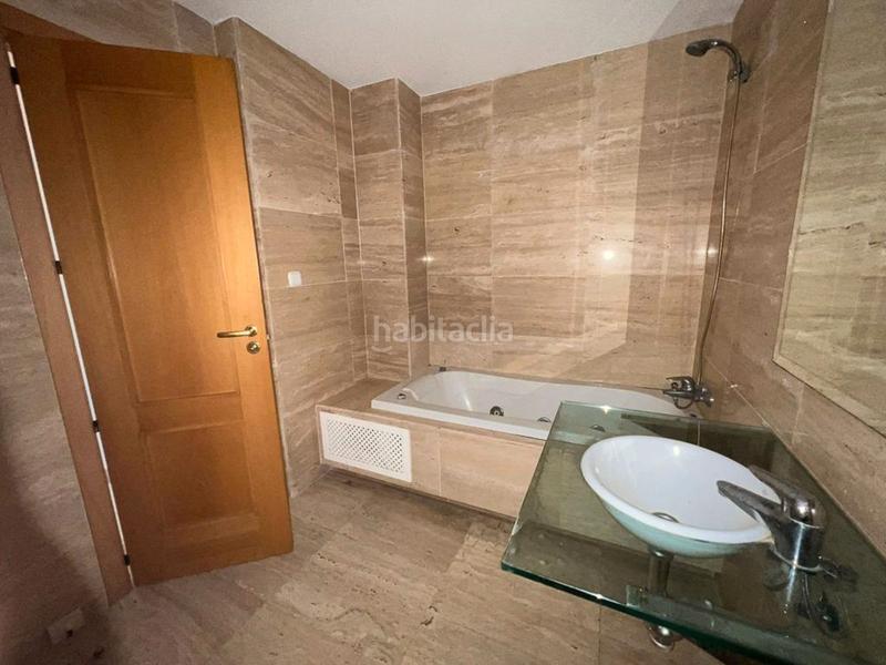 Foto d9499b87-a46b-4a6f-b753-b5de1ae8f4e2. Duplex in calle benalauria 11 in La Concha - Resina Golf Estepona
