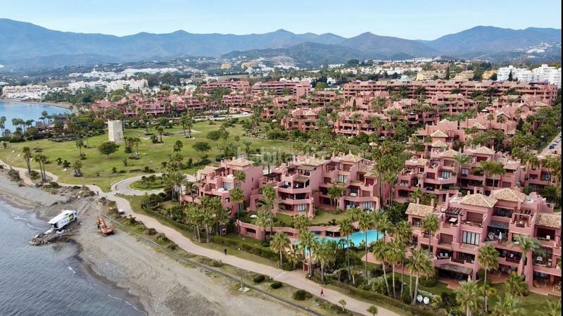 Foto 9c550c76-df40-46b0-8c3f-f2369ed8b9c2. Duplex con piscina in Guadalmansa Estepona