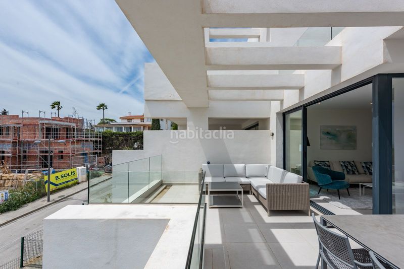 Foto 779dd2ea-e9f1-41da-9cb9-271f0822f1a0. Àtic amb piscina a Estepona golf Estepona