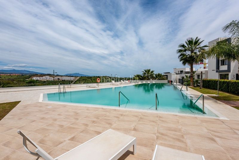 Foto 8a00ab85-7ba3-45a9-bd0f-540389162dce. Àtic amb piscina a Estepona golf Estepona