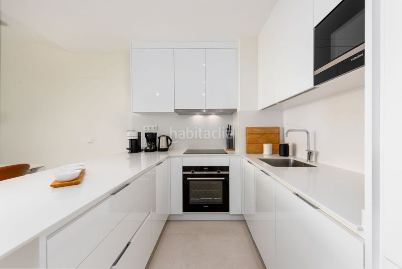 Foto 9cfd7189-ae87-4fc0-beda-ac1bc58343c3. Àtic amb piscina a Estepona golf Estepona