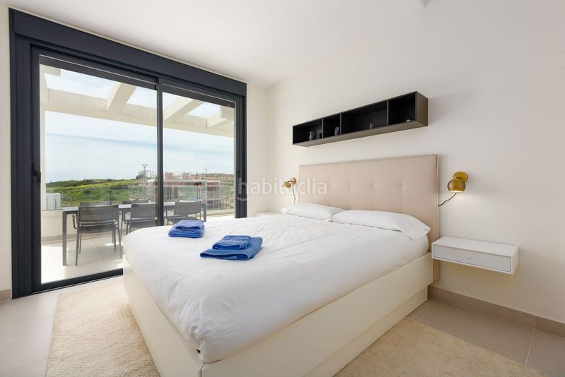 Foto eef4f4a7-04b2-4d05-9eb2-11f642641693. Àtic amb piscina a Estepona golf Estepona