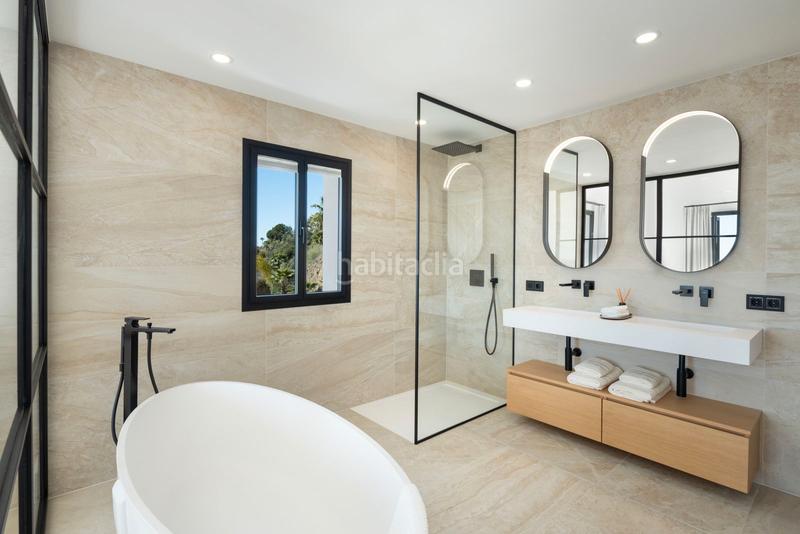 Foto 44cb660b-68c9-4374-9190-f3a294e8d497. Chalet una joya de lujo : tu villa familiar en la próspera costa del sol en Benahavís