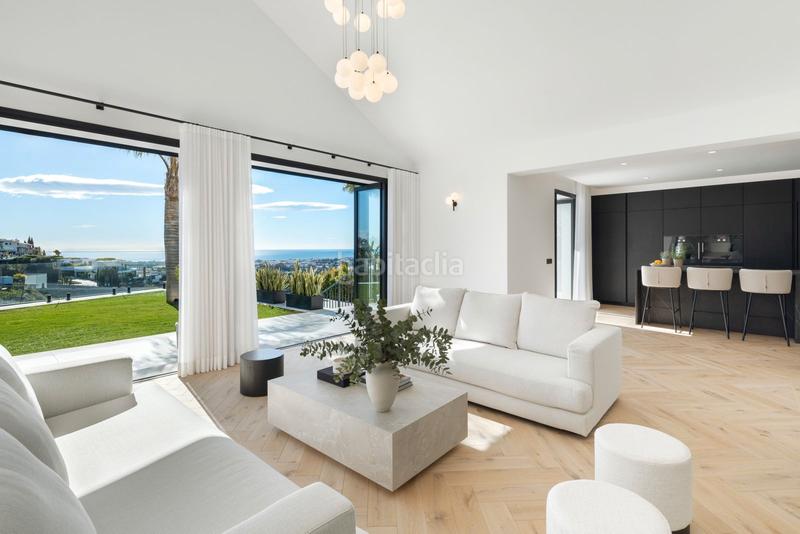 Foto 5b30dea6-6a39-42d3-bc04-6e4a87b897ff. Chalet una joya de lujo : tu villa familiar en la próspera costa del sol en Benahavís
