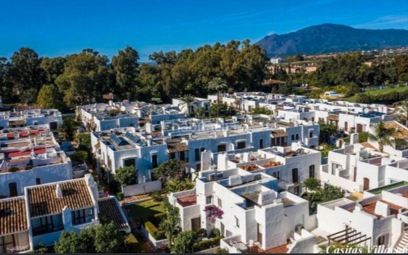 Foto df60f004-a1a7-4599-87ee-910084e83ae8. Alquiler estudio vive la vida costera en este estudio reformado en cancelada en Estepona