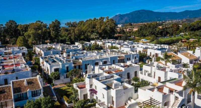 Foto 28309956-faa1-4f4a-a33d-d581eb3348cc. Rent studio with pool in Parque Central Estepona