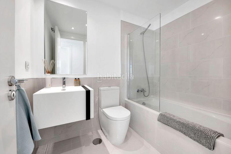 Foto 00d76517-cdbe-42fa-a470-32e1f2d00a42. Àtic amb piscina a Nueva Atalaya Estepona