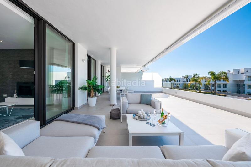 Foto 25904eac-5277-410e-bc5c-d2eaacd5934c. Àtic amb piscina a Nueva Atalaya Estepona