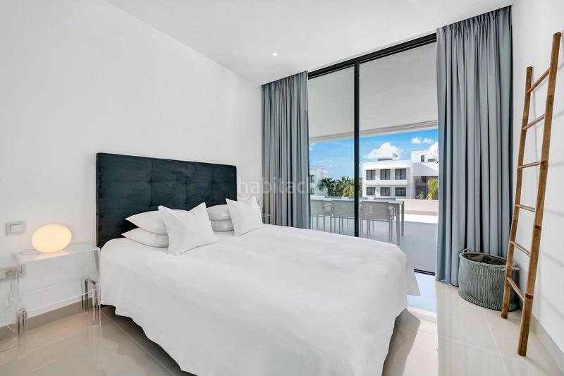 Foto b41c956e-fbdc-45a6-a9e3-fd002b8c898e. Àtic amb piscina a Nueva Atalaya Estepona