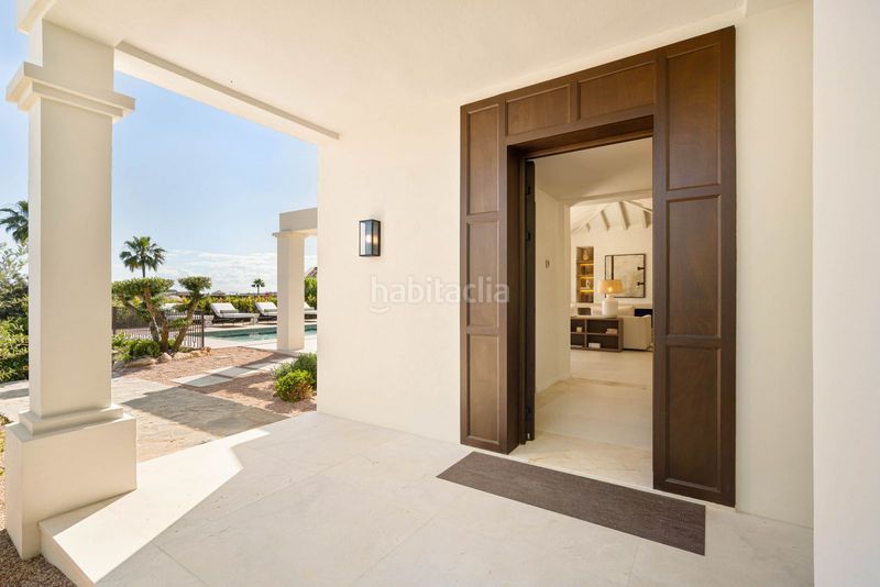 Foto 2d8cd3af-63cf-4700-b1bd-dd213056a59a. Xalet amb piscina a Las Brisas Marbella