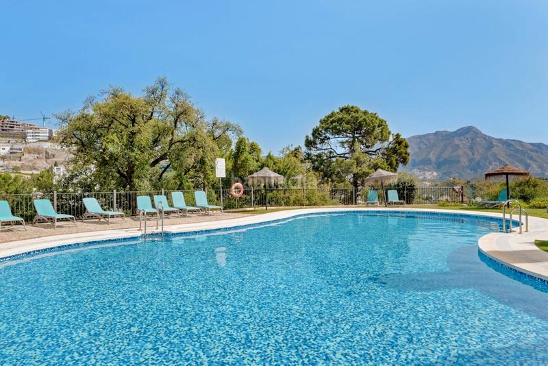 Foto bbdd8f3c-87e6-41fa-902d-08a80c767445. Attico con piscina in La Quinta Benahavís