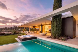 Xalet a La Quinta. Excepcional villa de diseño moderno con vistas panorámicas al ma