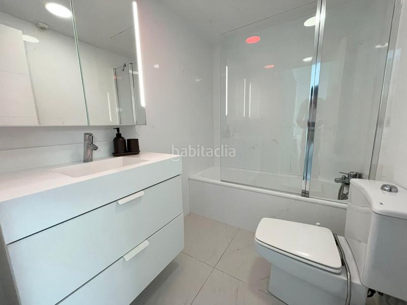 Foto e6d7d7bb-8e2a-46c8-b5dd-d170adbe620d. Affitto a tre livelli con parcheggio piscina in Romana Playa Marbella
