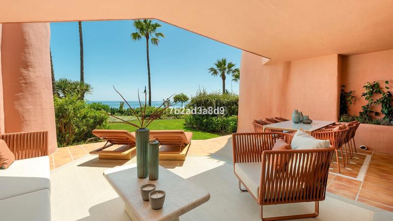 Foto 9208487e-32a4-4125-be77-89fa198e6616. Appartamento con piscina in Guadalmansa Estepona