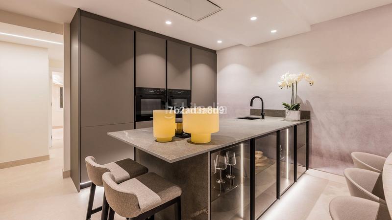 Foto cbd66319-c600-4b15-93ff-d4eef3f477a3. Appartamento con piscina in Guadalmansa Estepona