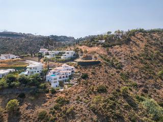 Terreno residenziale in La Quinta. Un lienzo en blanco para tu sueño mediterráneo: parcela con proy