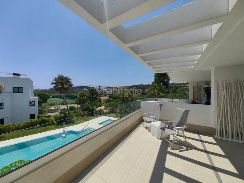 Foto 0ff207a9-a938-4aa4-8c7e-0bc0b62e2f06. Pis amb piscina a Guadalobón Estepona