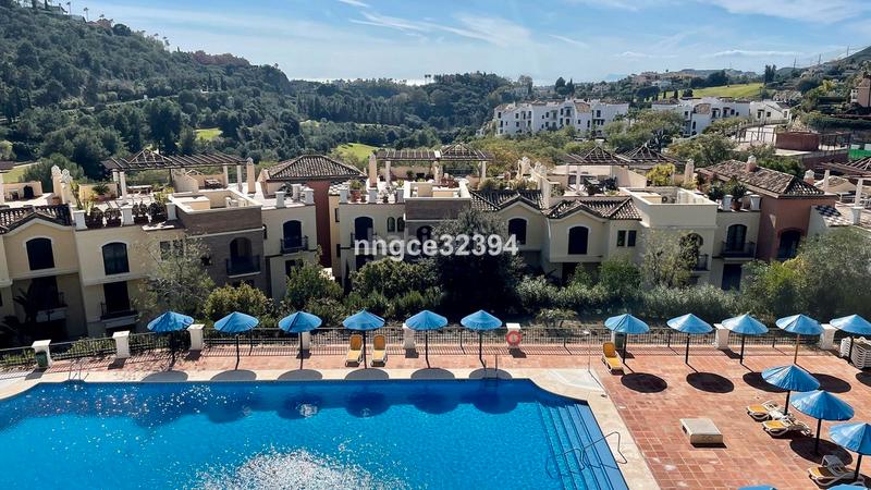 Foto f078c844-f813-4612-83ab-7c277ee64beb. Pis amb piscina a los arqueros - puerto del almendro Benahavís