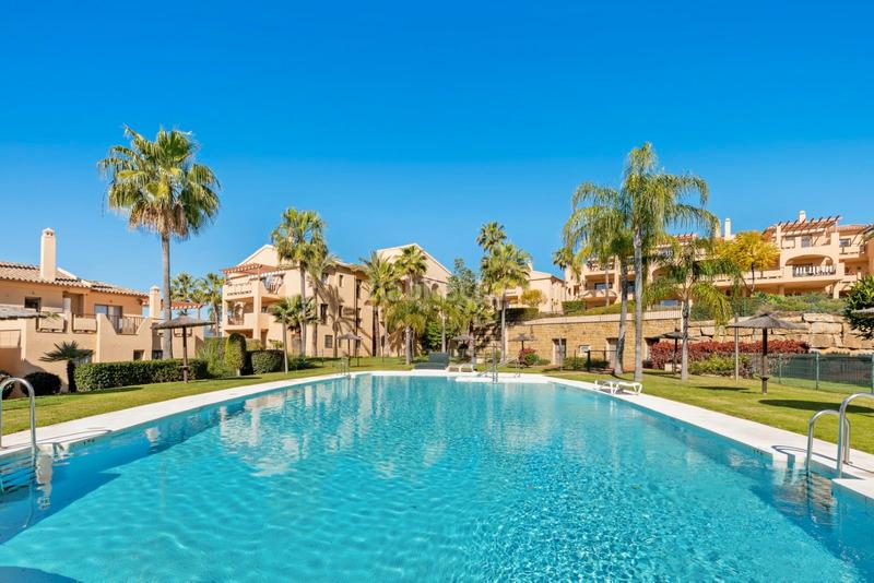 Foto 5f47624b-c818-4675-b8b7-a7eae99a127f. Etagenwohnung mit pool in El Paraíso Benahavís