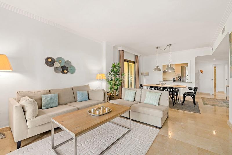 Foto 68cbf33a-3875-43eb-b3c7-9ecb14ab0f44. Etagenwohnung mit pool in El Paraíso Benahavís