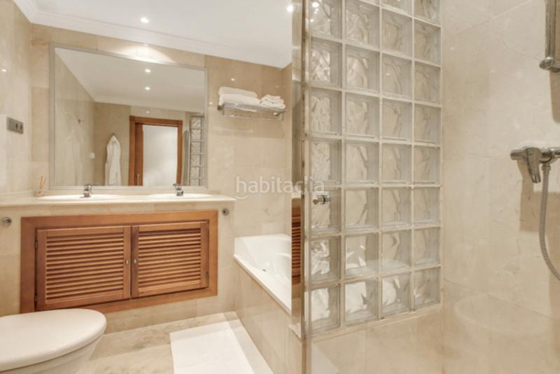 Foto 045af401-3993-4242-82b9-daf92361cf47. Apartment with pool in Puerto Banús Marbella