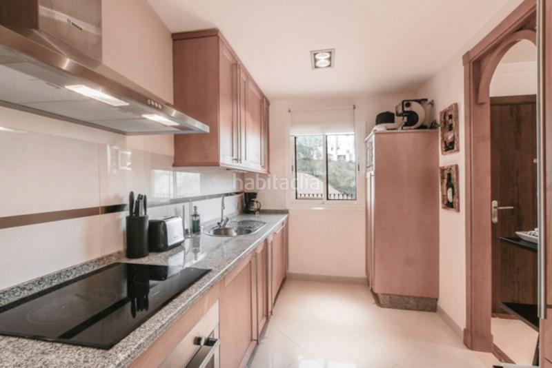 Foto fcaa7703-6a96-4397-81a4-ee11cbf783e6. Apartment with pool in Puerto Banús Marbella