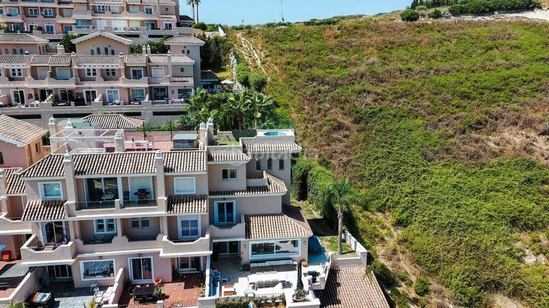 Foto 25126d4d-d824-4261-a13e-83aa0a0bcbaf. Maison jumelée avec piscine dans Puerto de la Duquesa Manilva