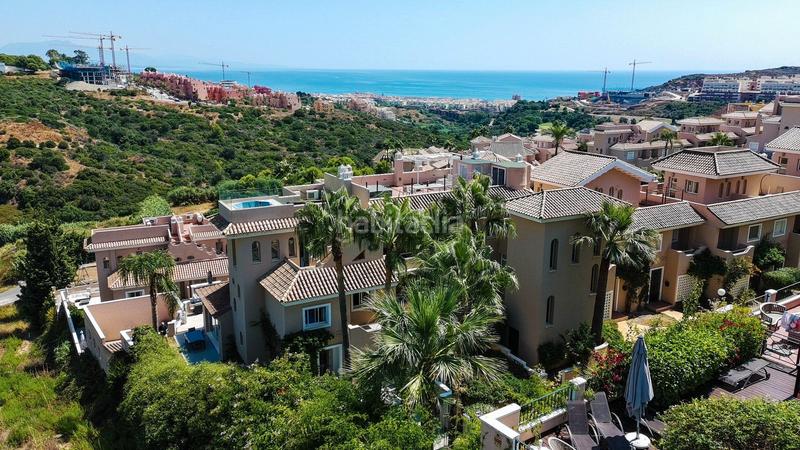 Foto 80728256-a00c-43da-9d88-c6b9f303d474. Maison jumelée avec piscine dans Puerto de la Duquesa Manilva