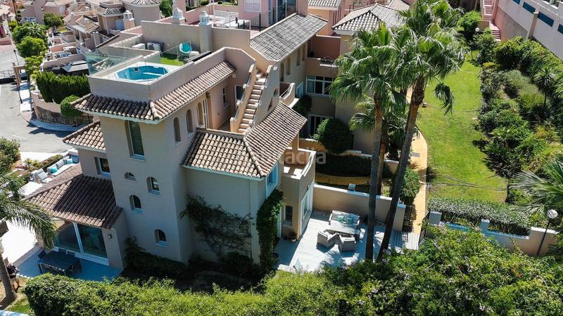 Foto ab329cd9-fa5b-4b25-a03f-020b14026cc9. Maison jumelée avec piscine dans Puerto de la Duquesa Manilva