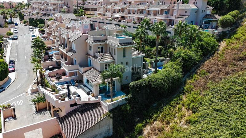 Foto c12130b2-3a1f-402c-a171-a3e7573b6c80. Maison jumelée avec piscine dans Puerto de la Duquesa Manilva