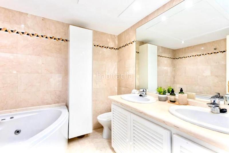 Foto d92d423d-d4dd-4b51-bcd6-9c2f52d538f4. Affitto appartamento con parcheggio piscina in Puerto Banús Marbella