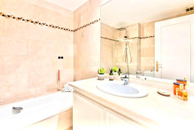 Foto 5f6ffc50-eb9b-4033-8ab4-a016eba59ef1. Alquiler piso espacio y luz con terraza privada en Marbella