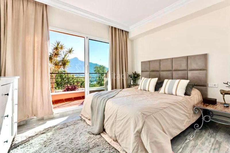 Foto fee0fb9a-2a08-4329-8543-c24f33dfaf82. Alquiler piso espacio y luz con terraza privada en Marbella