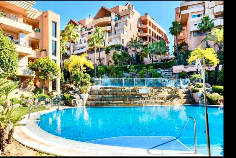 Foto 895182a0-e8f5-49b5-ace5-4b7150567392. Lloguer pis amb aparcament piscina a Puerto Banús Marbella