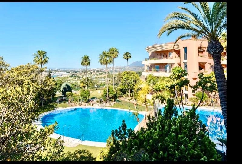 Foto e7ca068e-6b24-406f-9f28-acd681063bea. Miete etagenwohnung mit parking pool in Puerto Banús Marbella