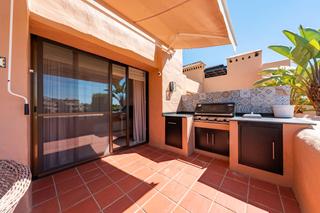 Duplex  Urbanizacion cartuja del golf 12. Elegante ático dúplex renovado en la cartuja del golf