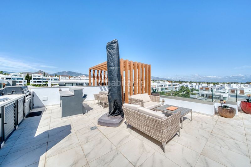 Foto 5ed9afbb-548b-4de1-9b82-22860377da68. Alquiler ático en n/a vida de lujo : ático con 198 m² de terrazas y vistas panorámicas en Estepona