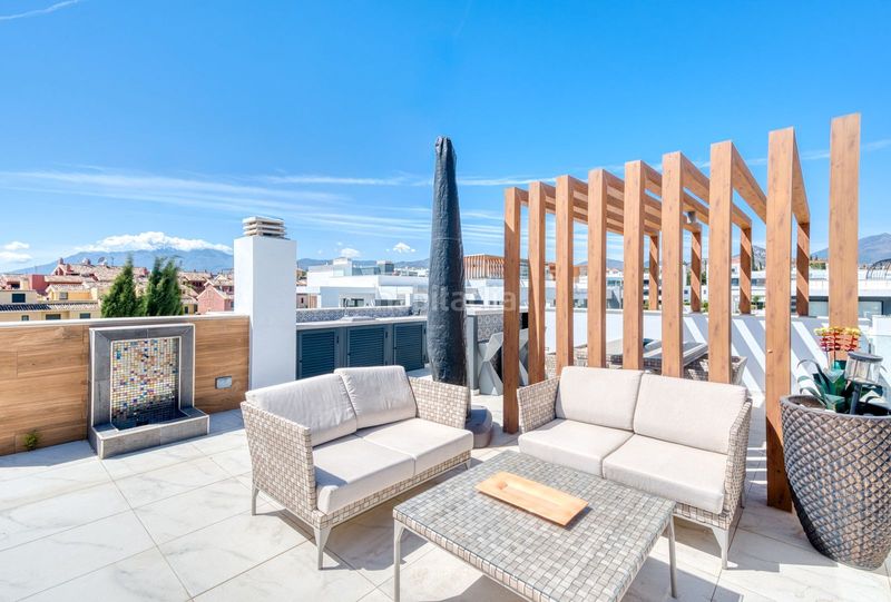 Foto 6b33ea07-a88f-4f11-a5ea-7fa97ae52e18. Alquiler ático en n/a vida de lujo : ático con 198 m² de terrazas y vistas panorámicas en Estepona