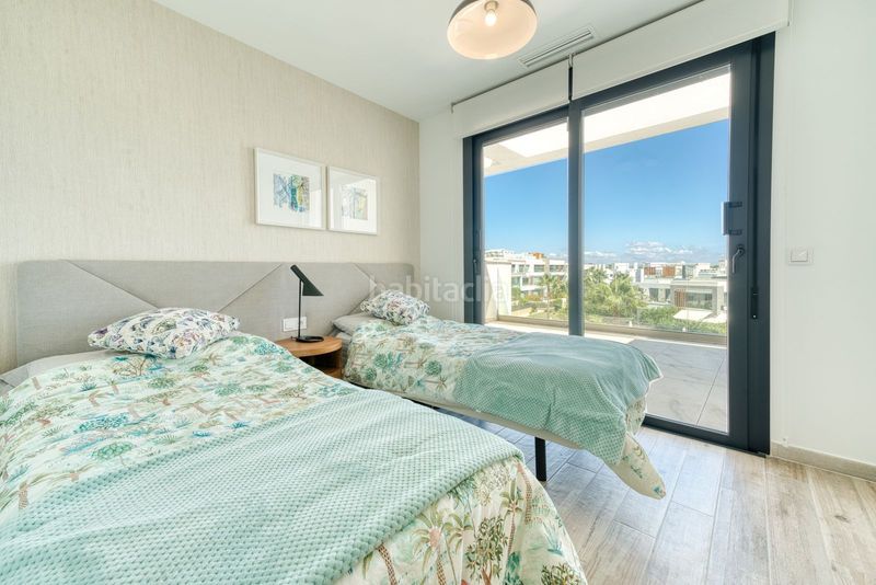 Foto 8f673e15-ada4-4cc8-ae81-0e8a94f780be. Alquiler ático en n/a vida de lujo : ático con 198 m² de terrazas y vistas panorámicas en Estepona