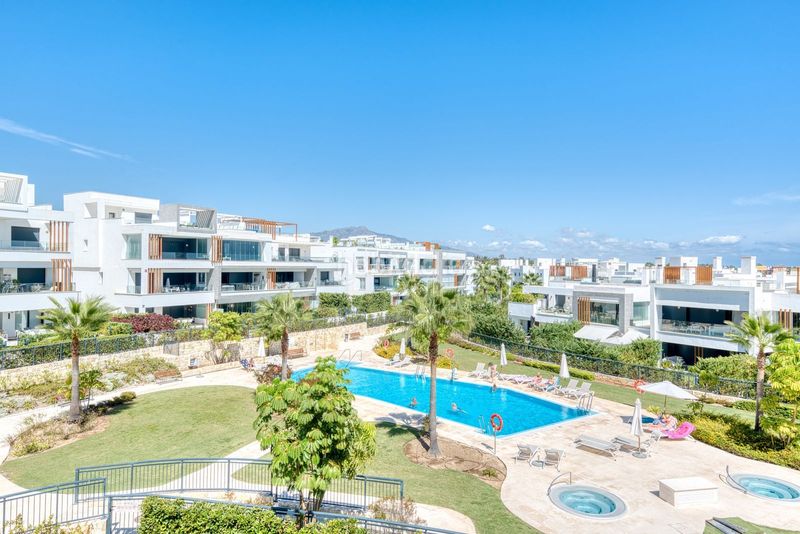 Foto 9a5ab5cb-e2ac-4bcf-a0f1-260999ca9b73. Alquiler ático en n/a vida de lujo : ático con 198 m² de terrazas y vistas panorámicas en Estepona